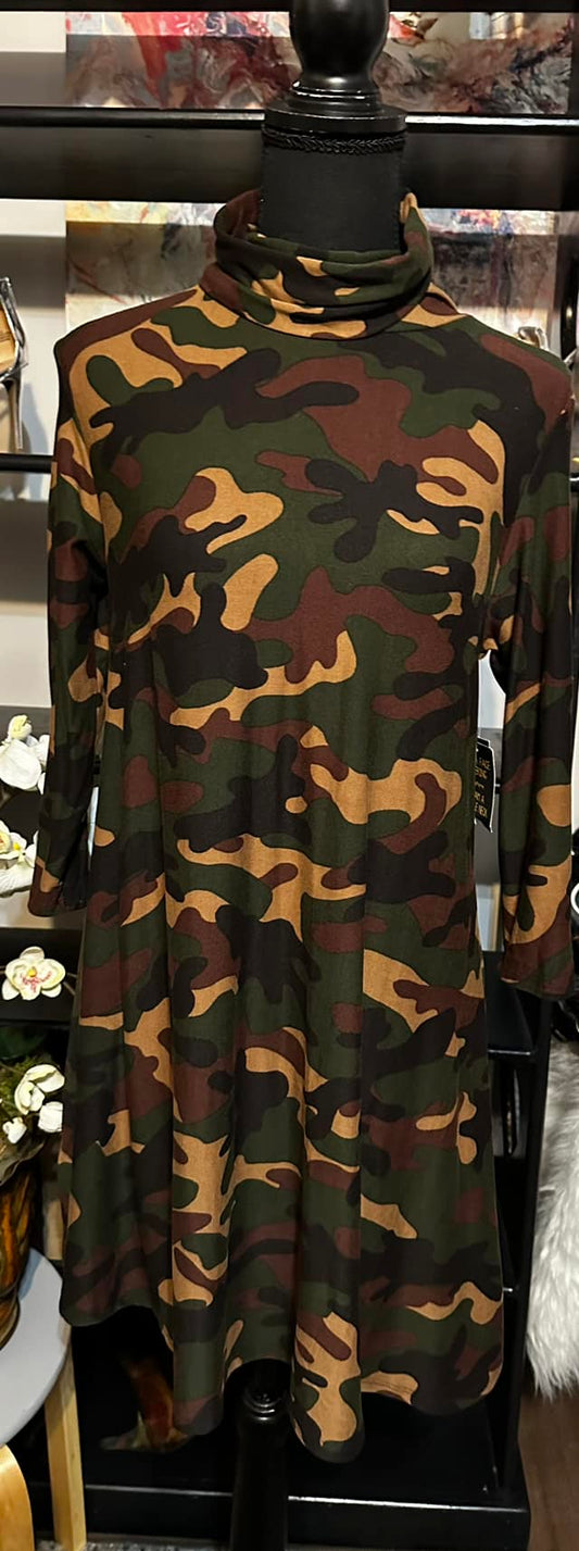 Size L (juniors) NWT camo 3/4 sleeve top but can be worn as mini also