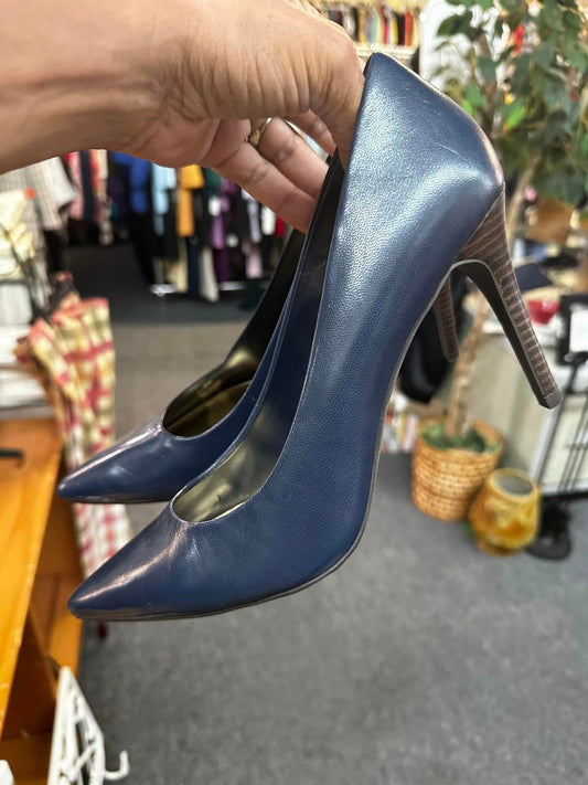 Size 9.5B blue Ralph Lauren heels