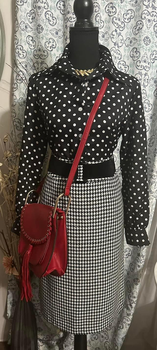 Size 10 houndstooth skirt with velvet front around belt area