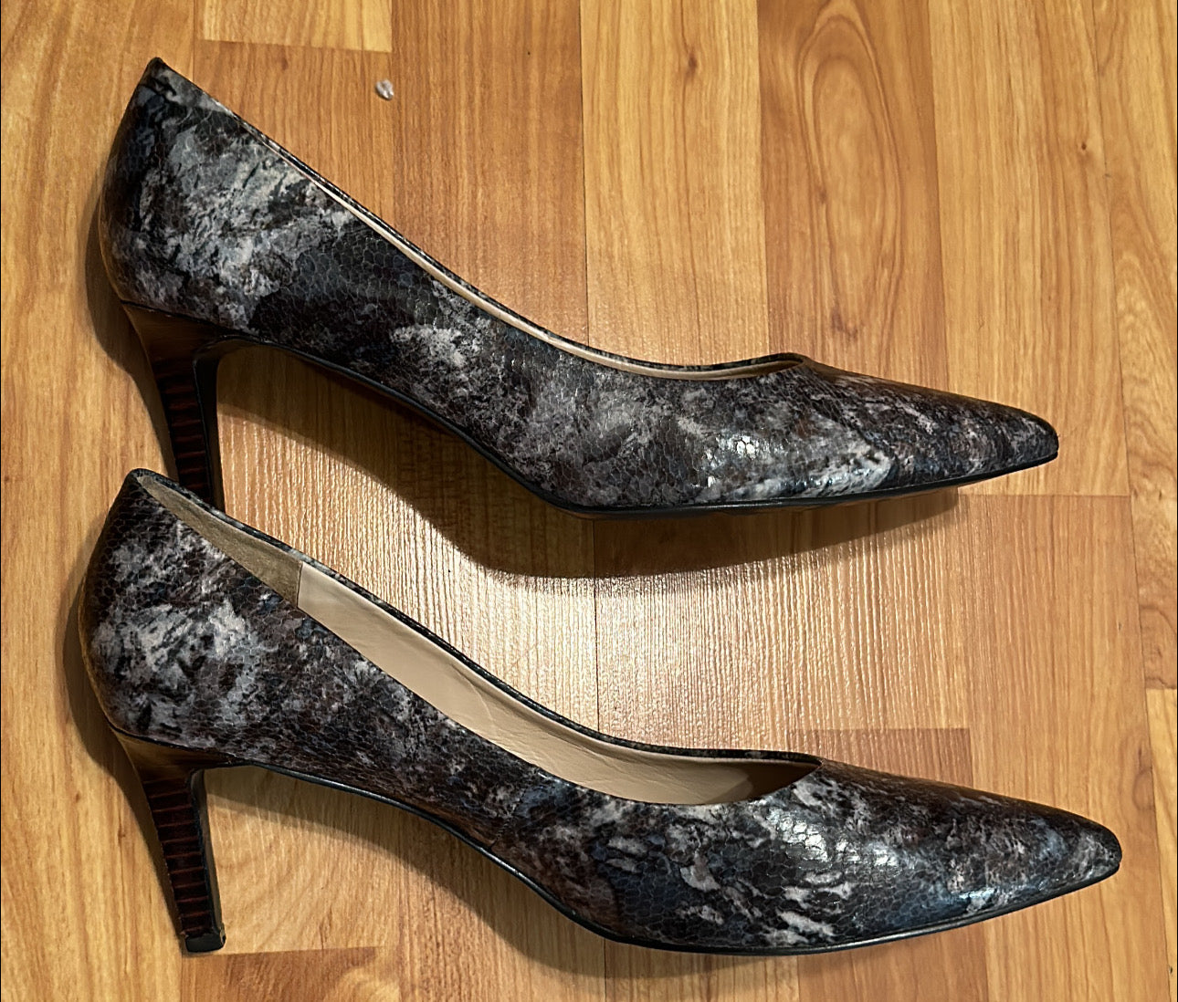 Size 11 Nine West snakeskin heels