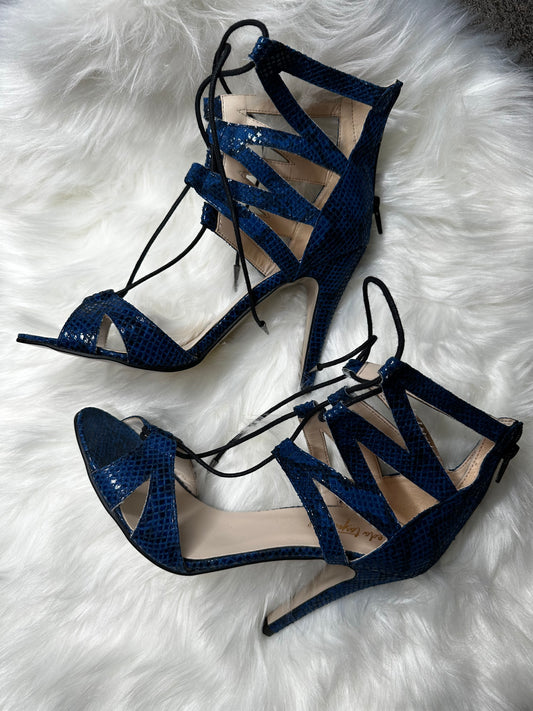 Size 40 Turkish shoe size (9 US) Eda Taspinar blue python heels