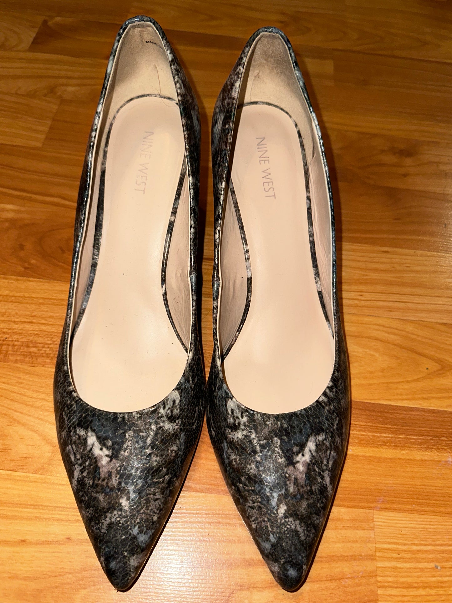 Size 11 Nine West snakeskin heels