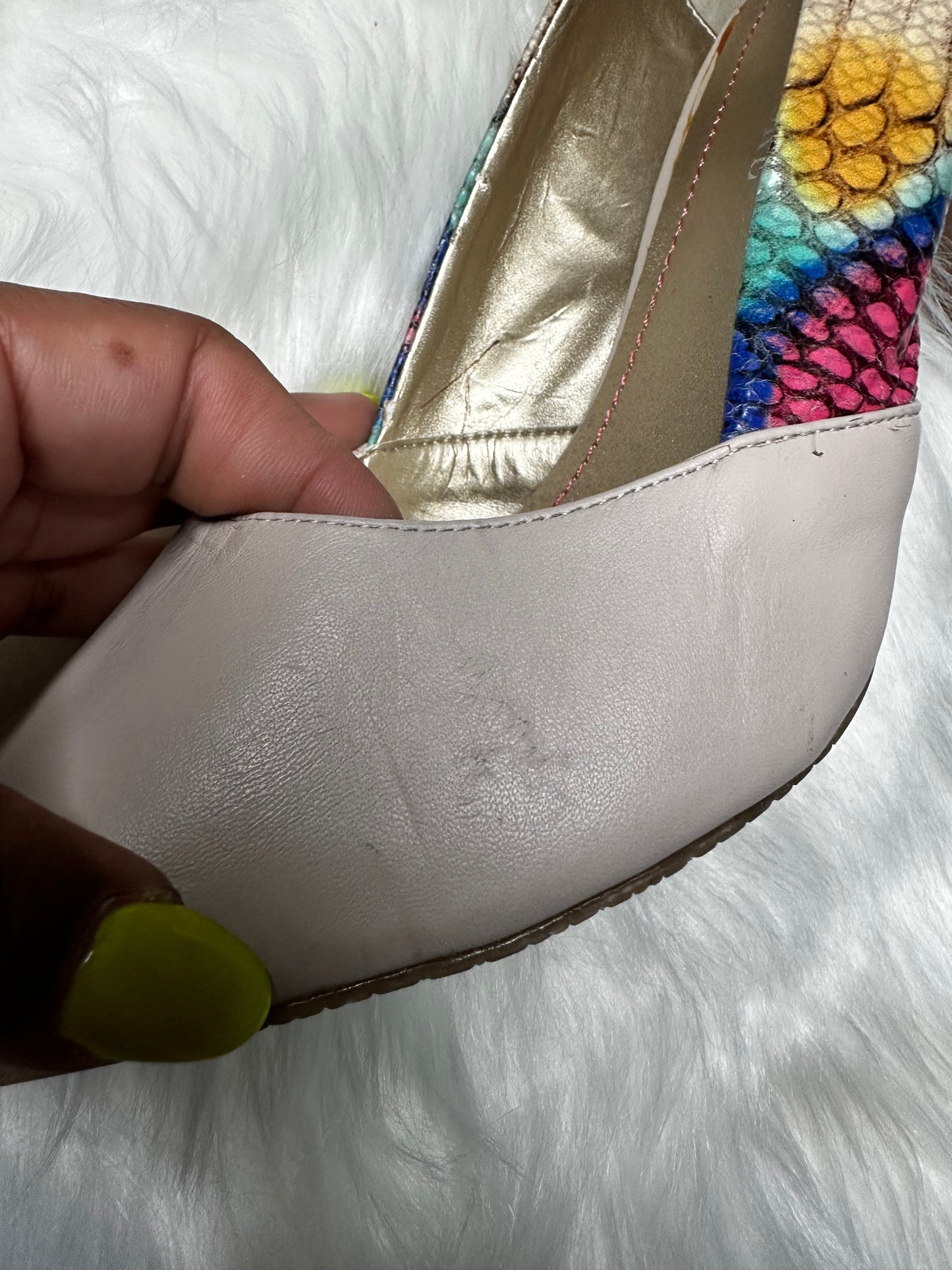 Size 11M Audrey Brooke nude colorful snakeskin pumps