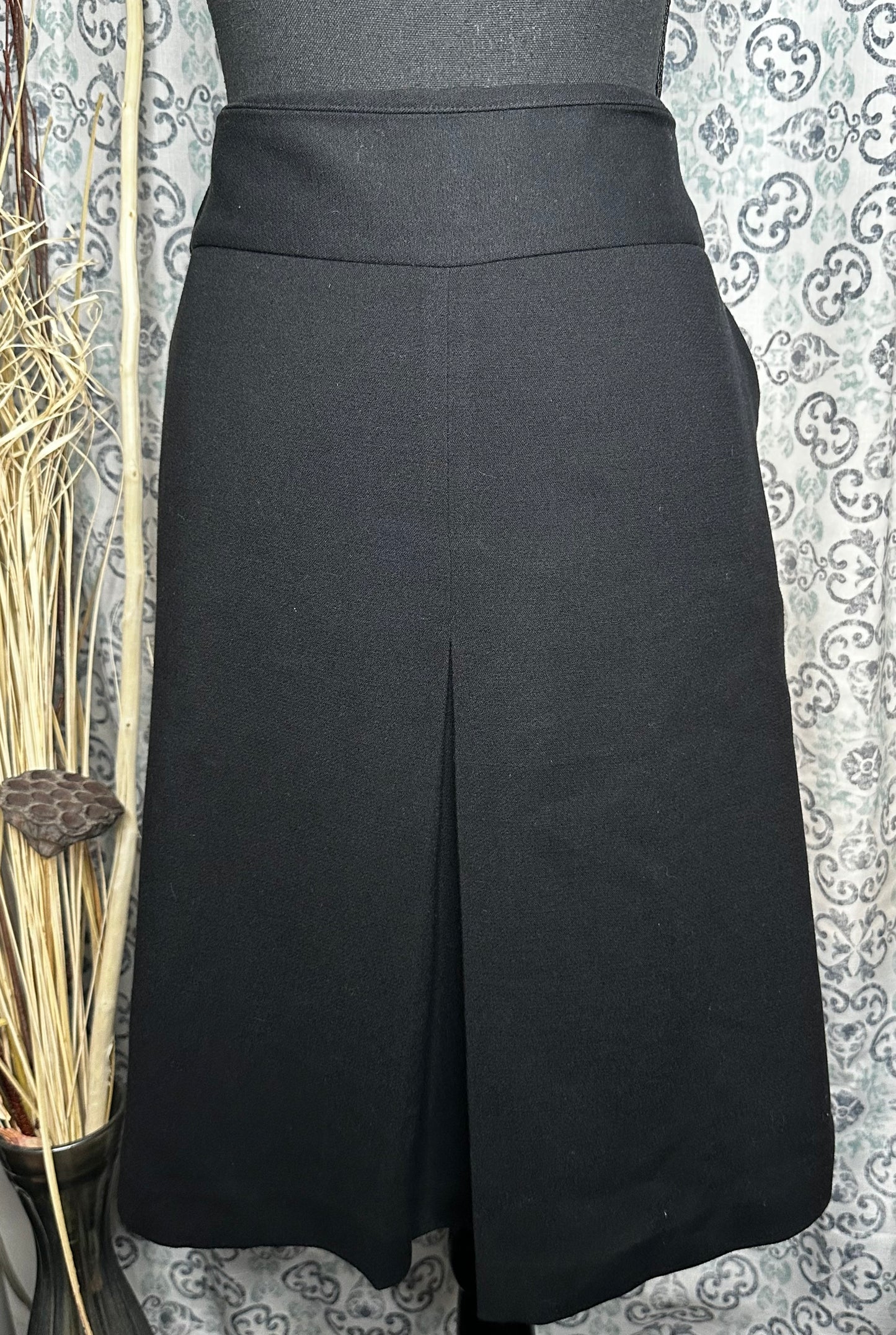 Size 16 black Worthington skirt