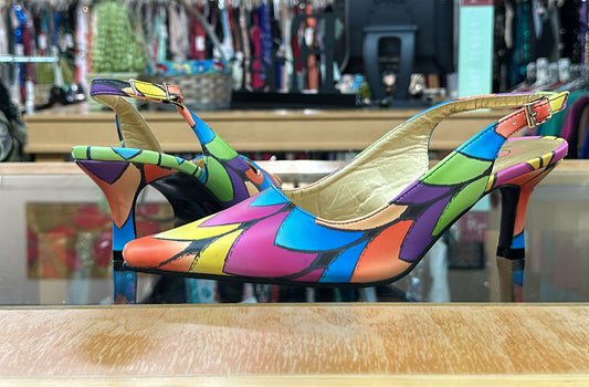 Size 9M  EY Boutique colorful heels