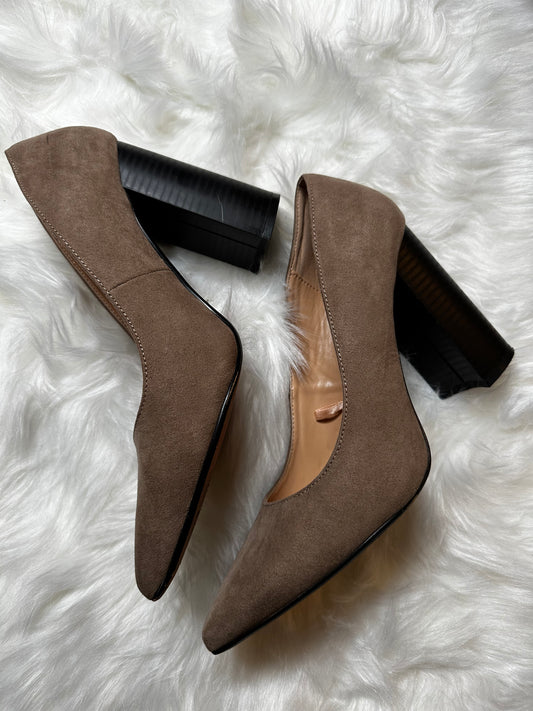 Size 10 NY&C suede pumps/ heels