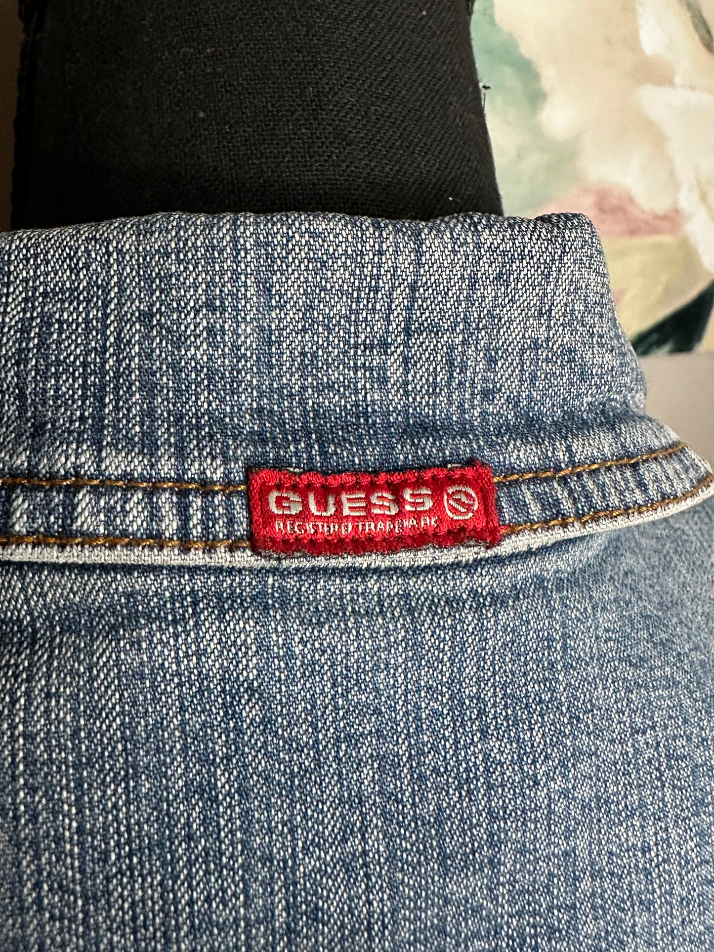 Size Large (Juniors) Guess stretch denim jacket