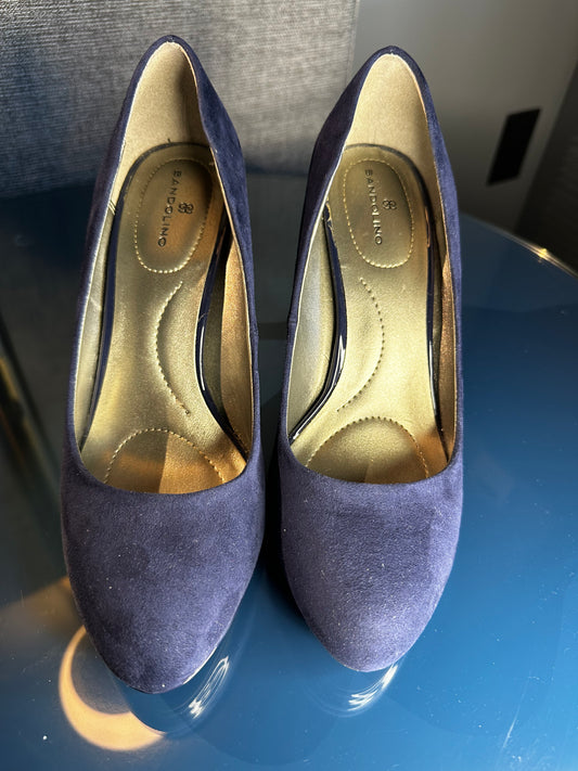 Size 6 Bandolino blue pumps