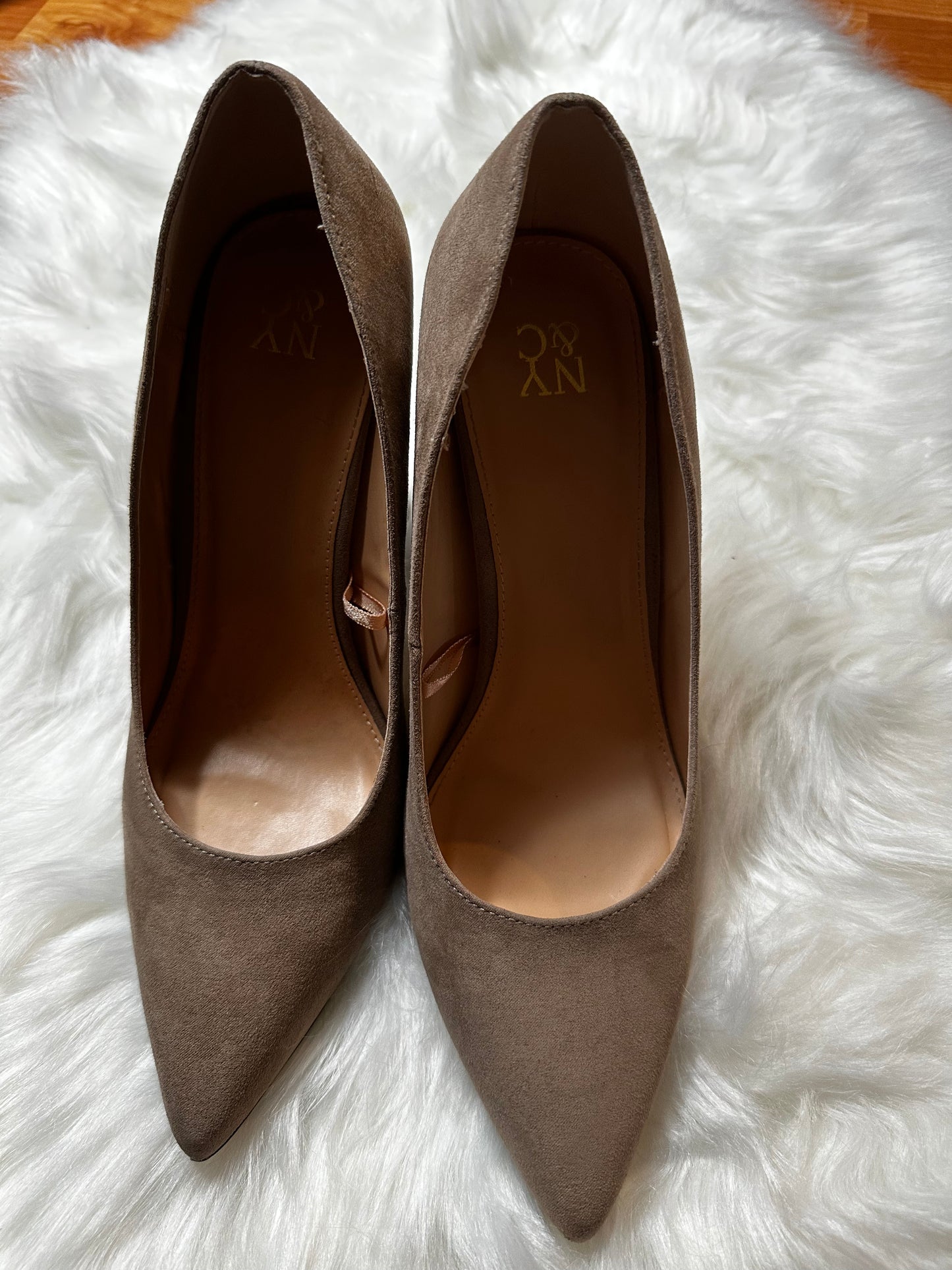 Size 10 NY&C suede pumps/ heels