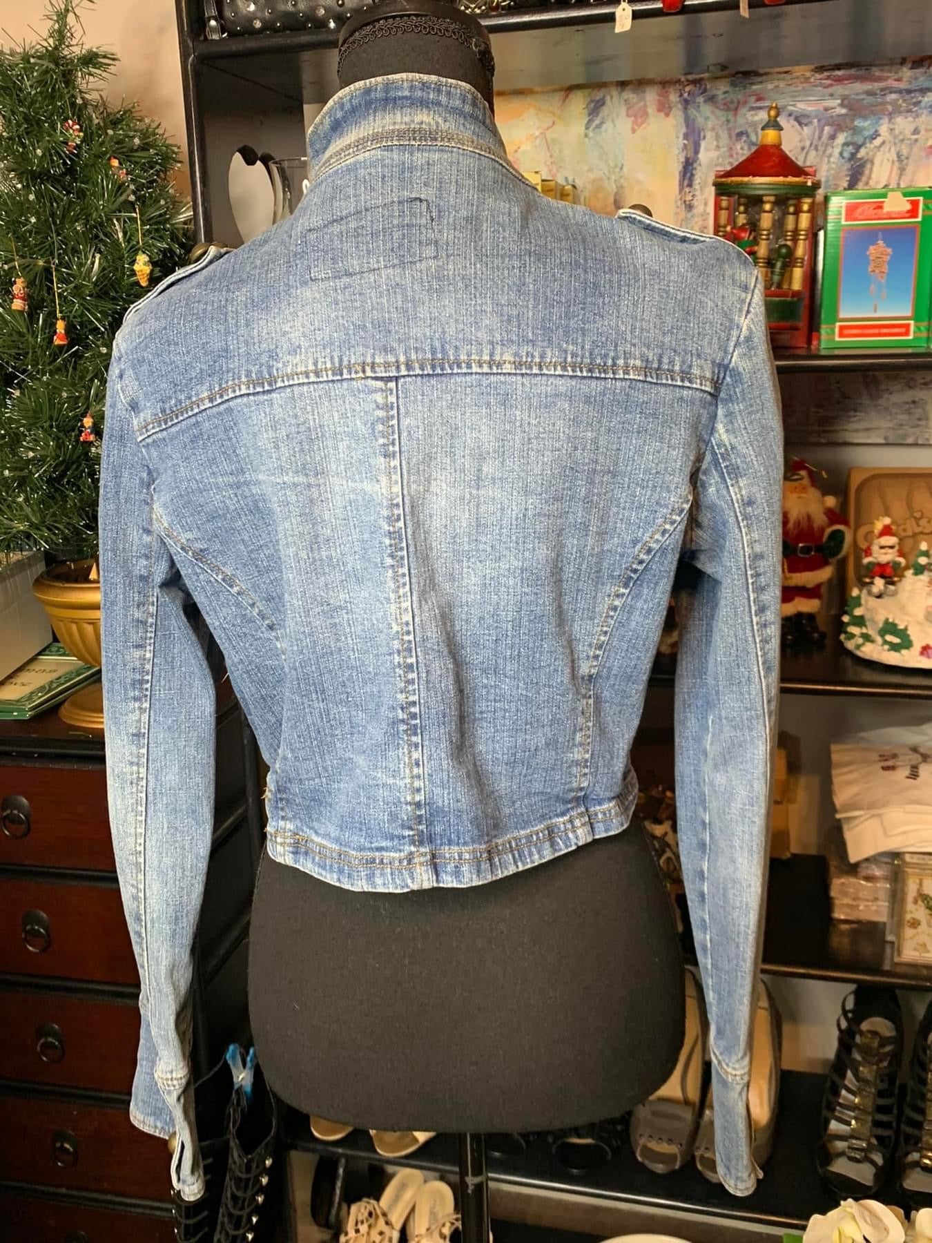 Size XL denim junior jacket