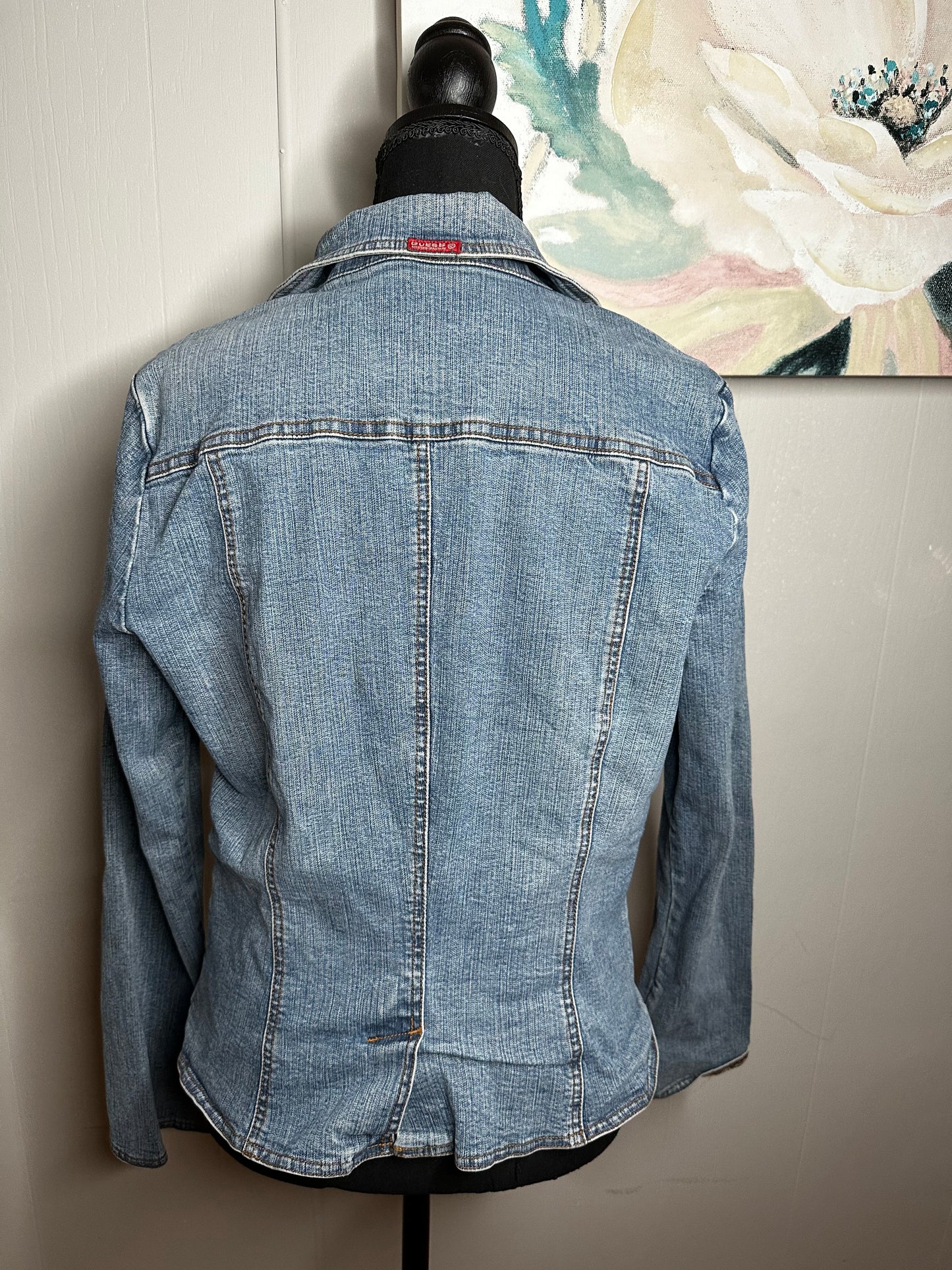 Size Large (Juniors) Guess stretch denim jacket