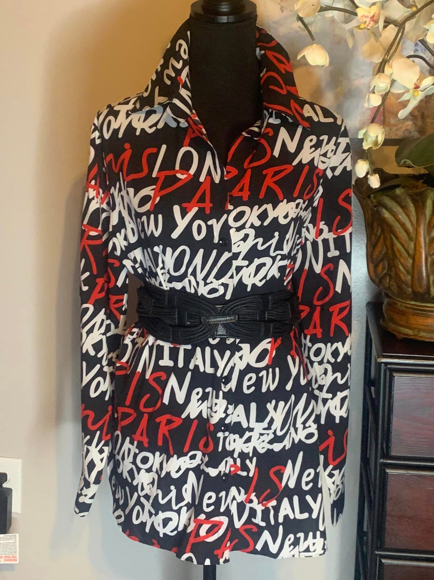 Size L graffiti blouse