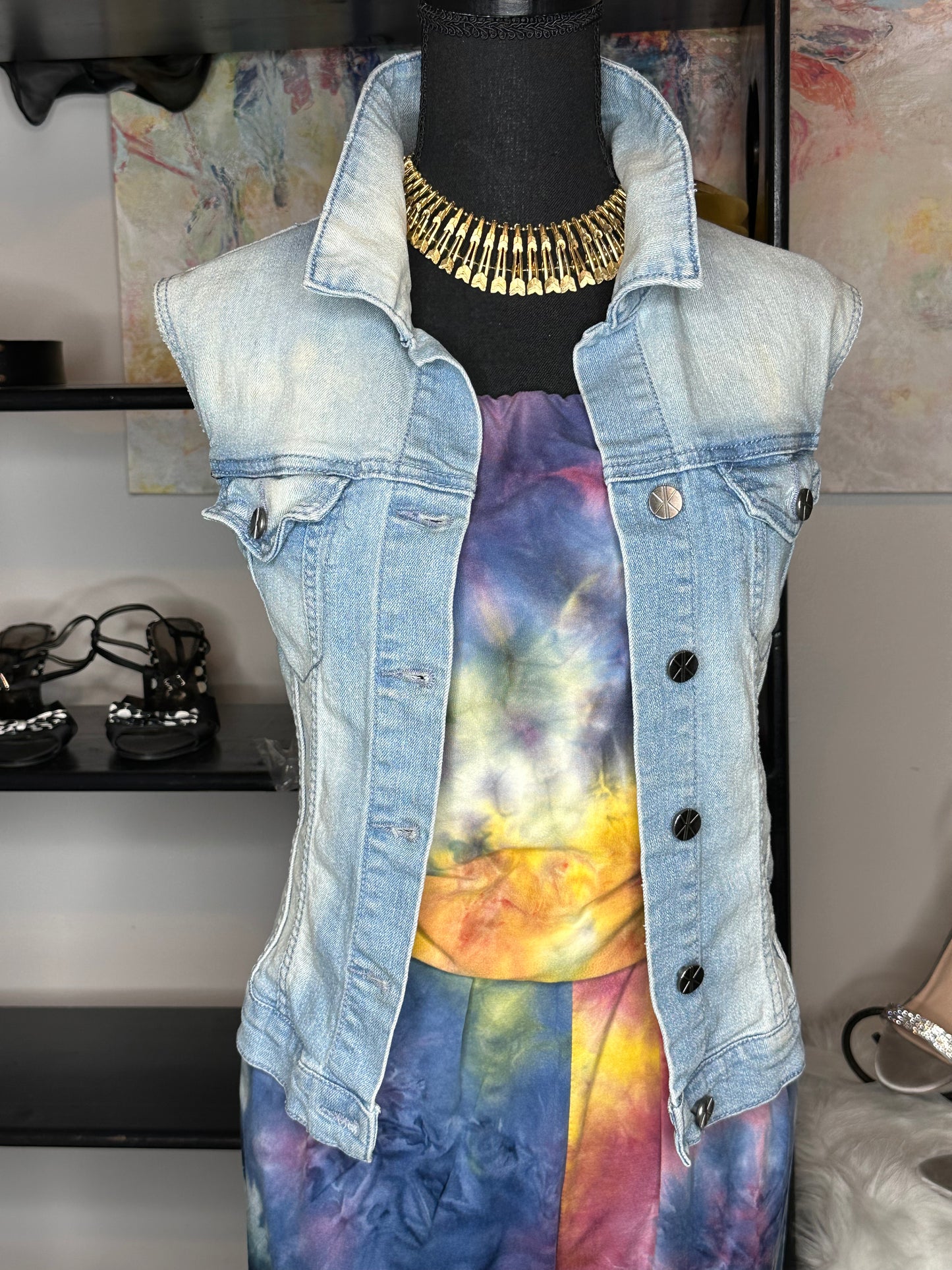 Size L denim vest