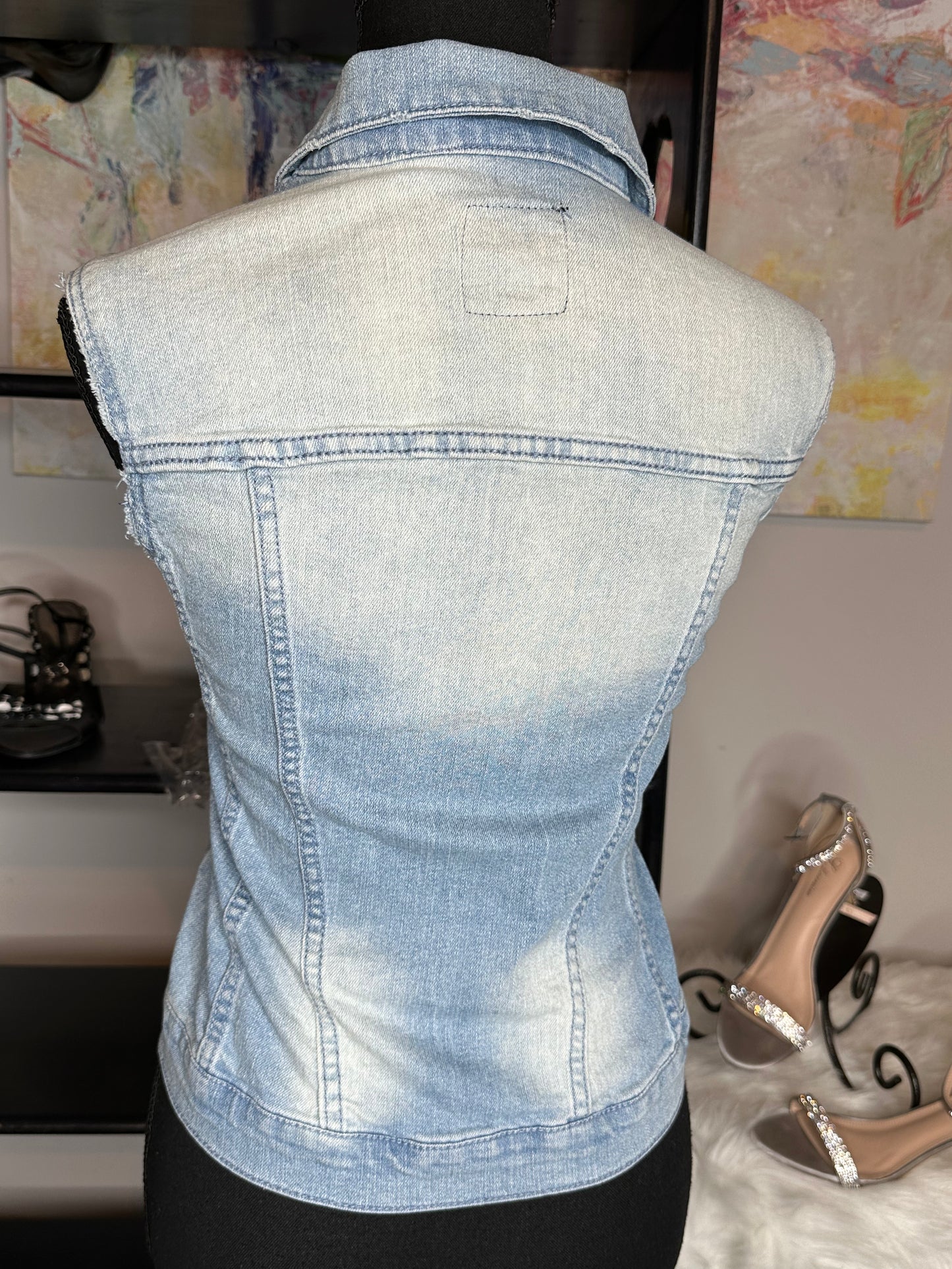 Size L denim vest