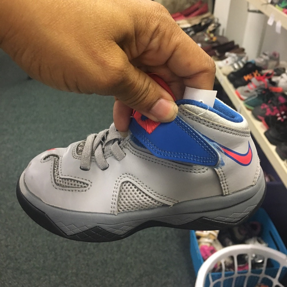 Size 9C kids sneakers Preowned