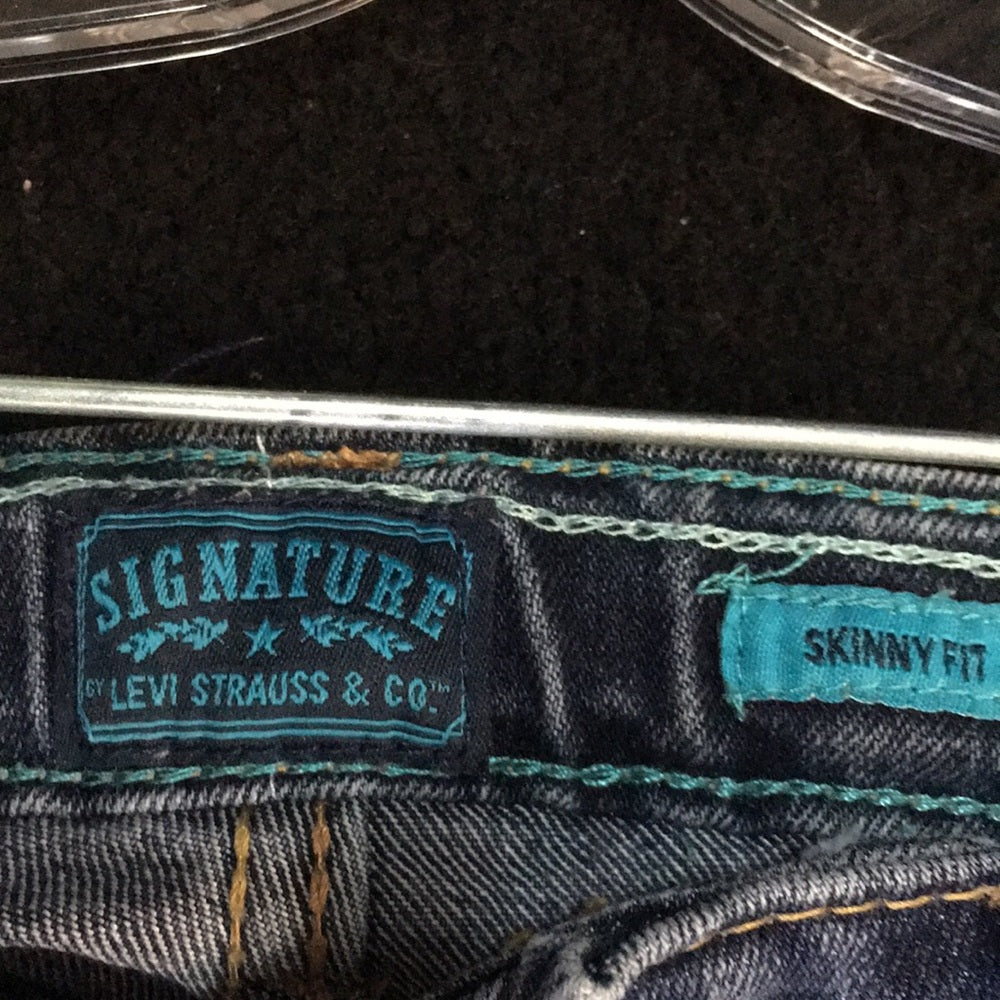 Signature by Levi Strauss & Co. size 6 kids Jeans