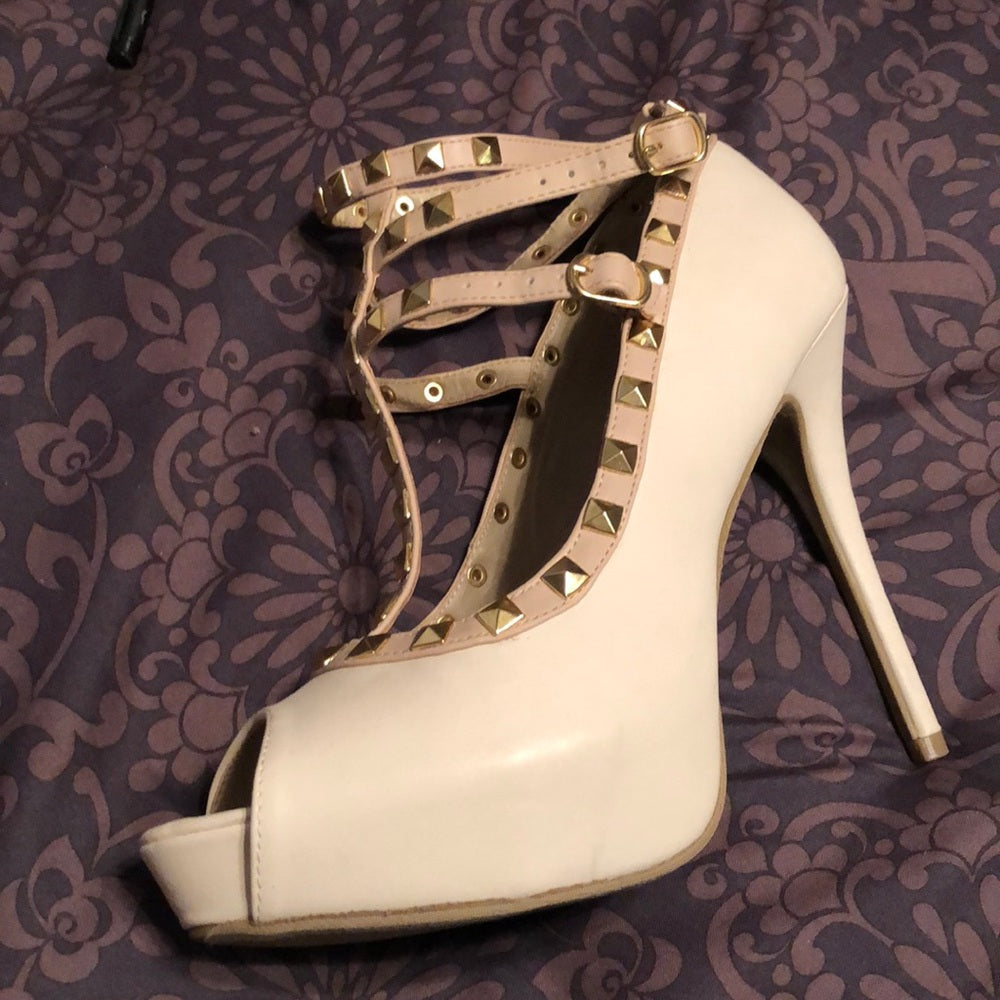 New without box size 9 platform heels