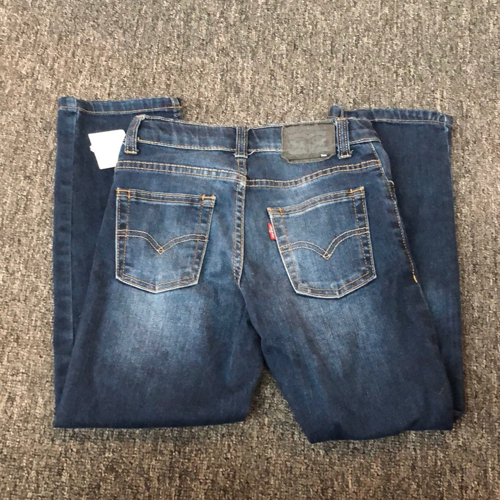 Size 7 Levi’s 511 slim