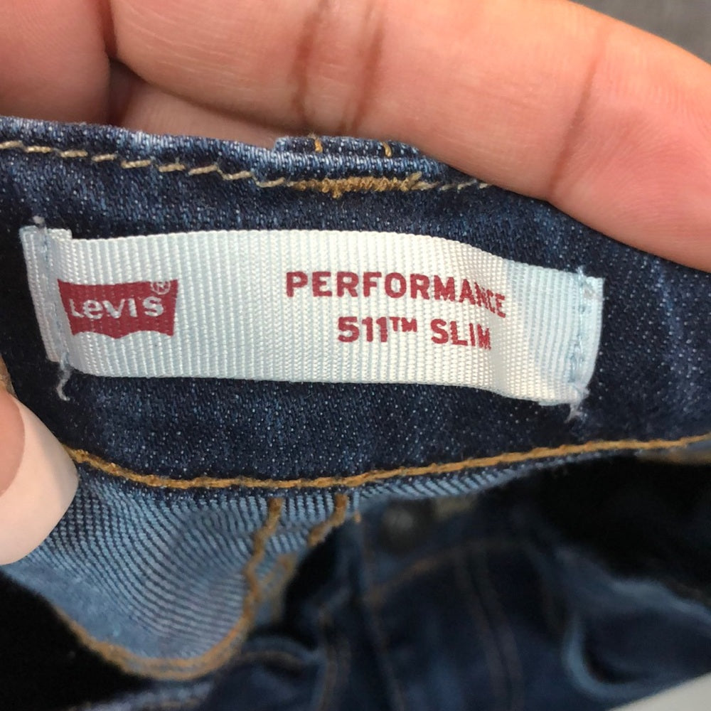 Size 7 Levi’s 511 slim