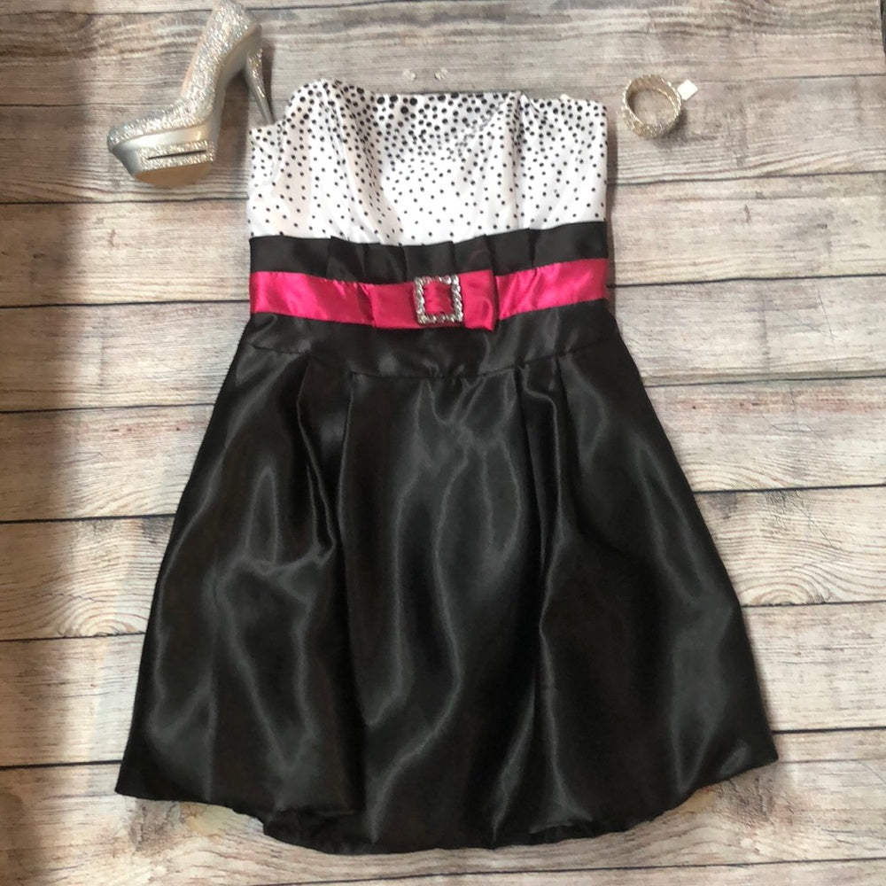 Fiesta sz Large pink, white & black formal dress