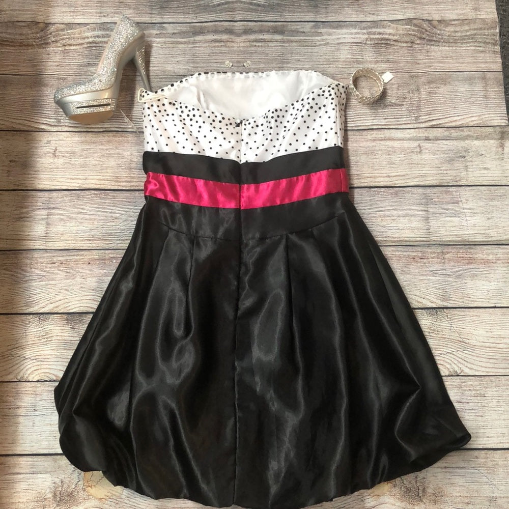 Fiesta sz Large pink, white & black formal dress