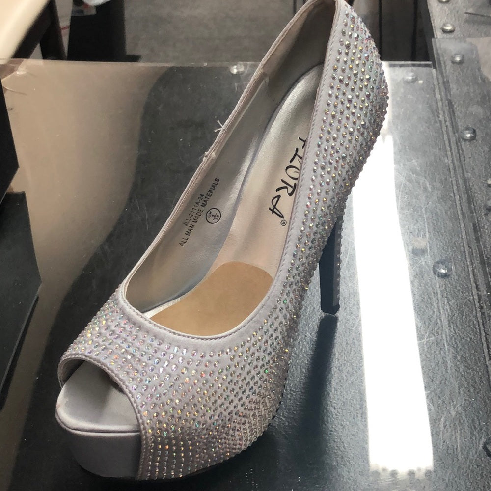 Flora silver with sequins size 7 heels