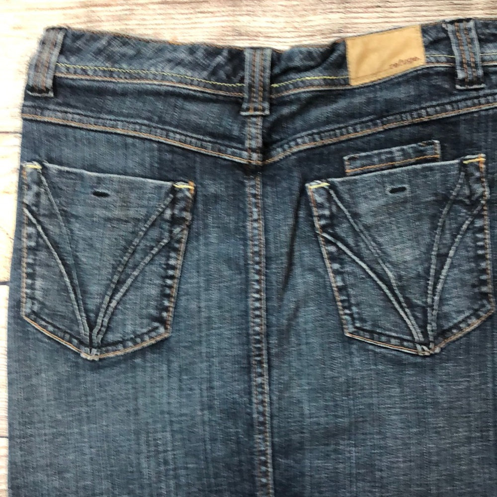 Refuge size 9 jean juniors skirt