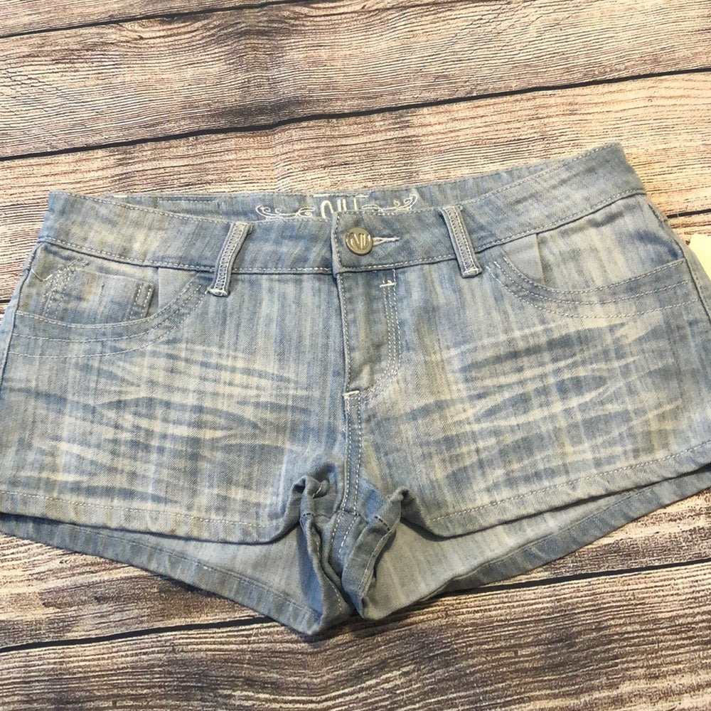 NV size 9 juniors light blue jean shorts