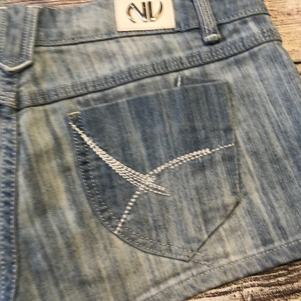 NV size 9 juniors light blue jean shorts