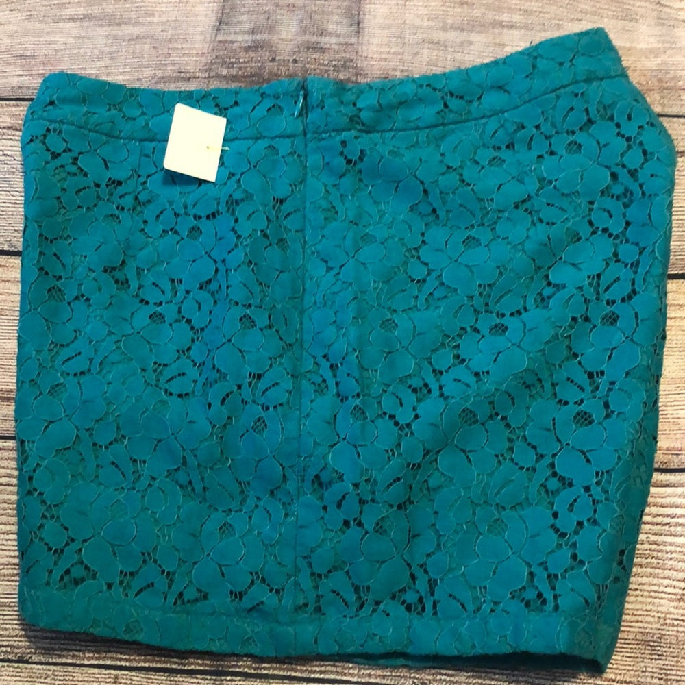 Bisou Bisou size 8 green skirt