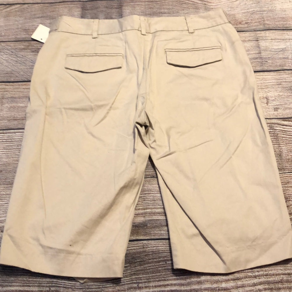 Editor size 6 tan lady’s shorts