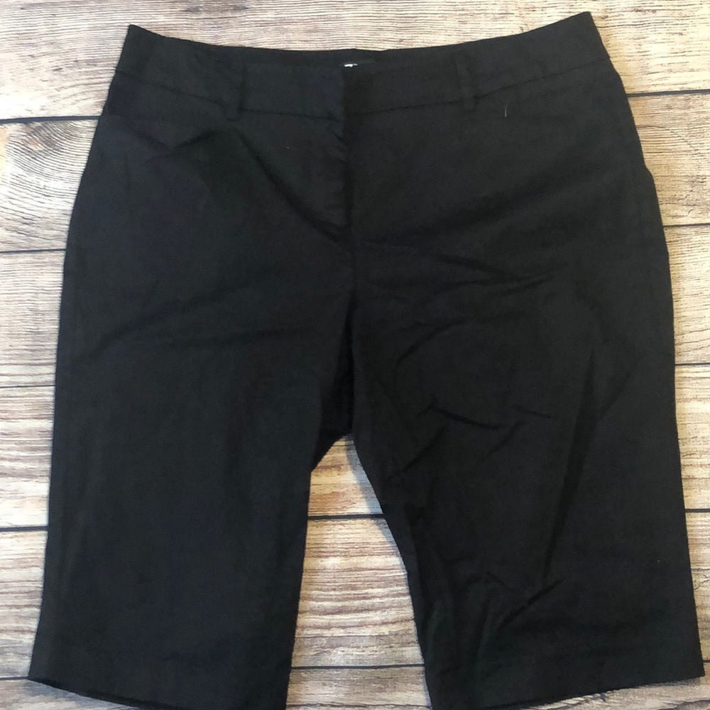 New York and Co. size 10 black lady’s capris