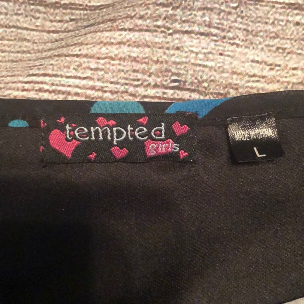 Tempted size Large black,blue and gray kids shirt