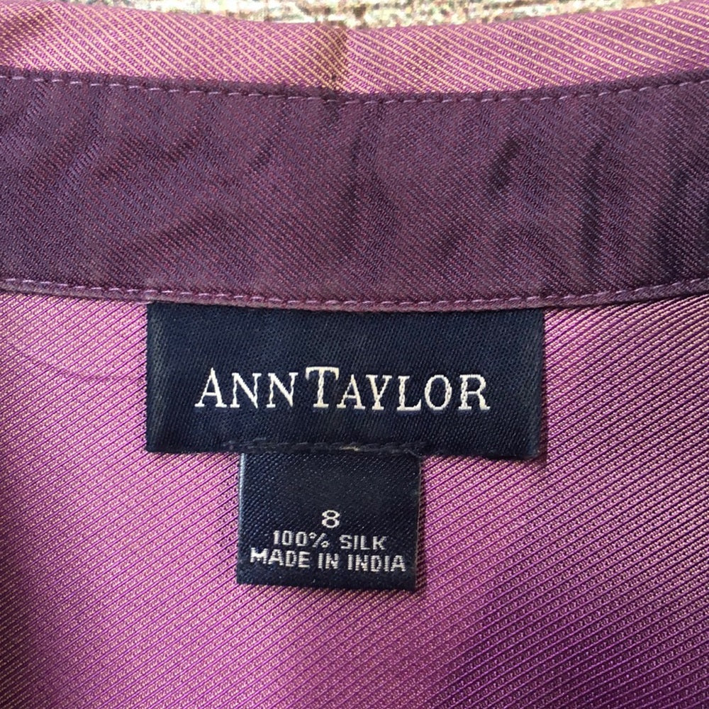 Ann Taylor sz 8 lavender long sleeve lady’s top