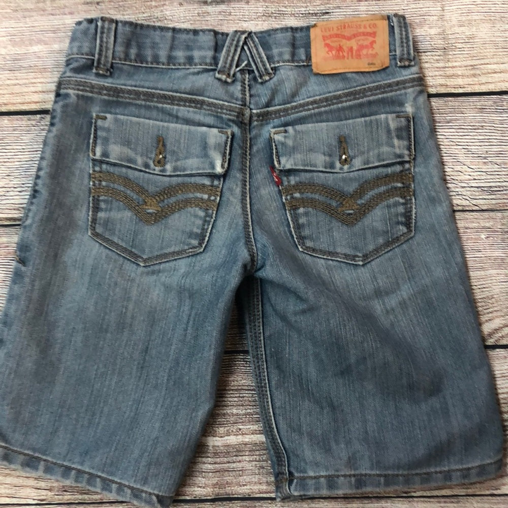 Levi’s sz 6 regular girls shorts