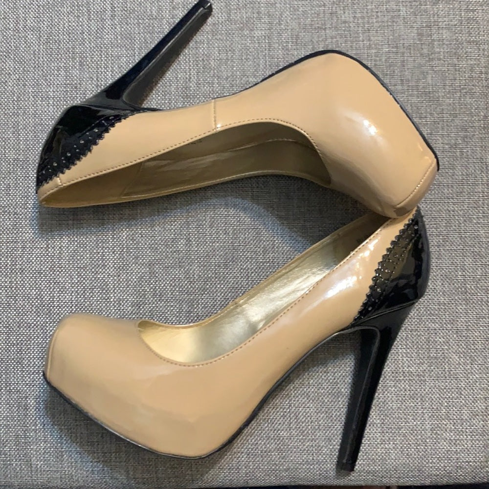 Size 9 Kardashian Kollection 4.75” heels