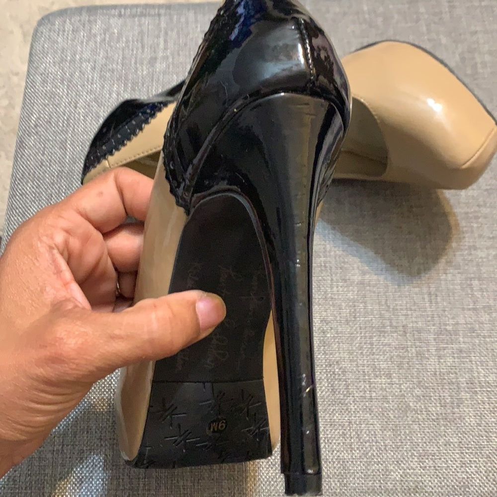 Size 9 Kardashian Kollection 4.75” heels