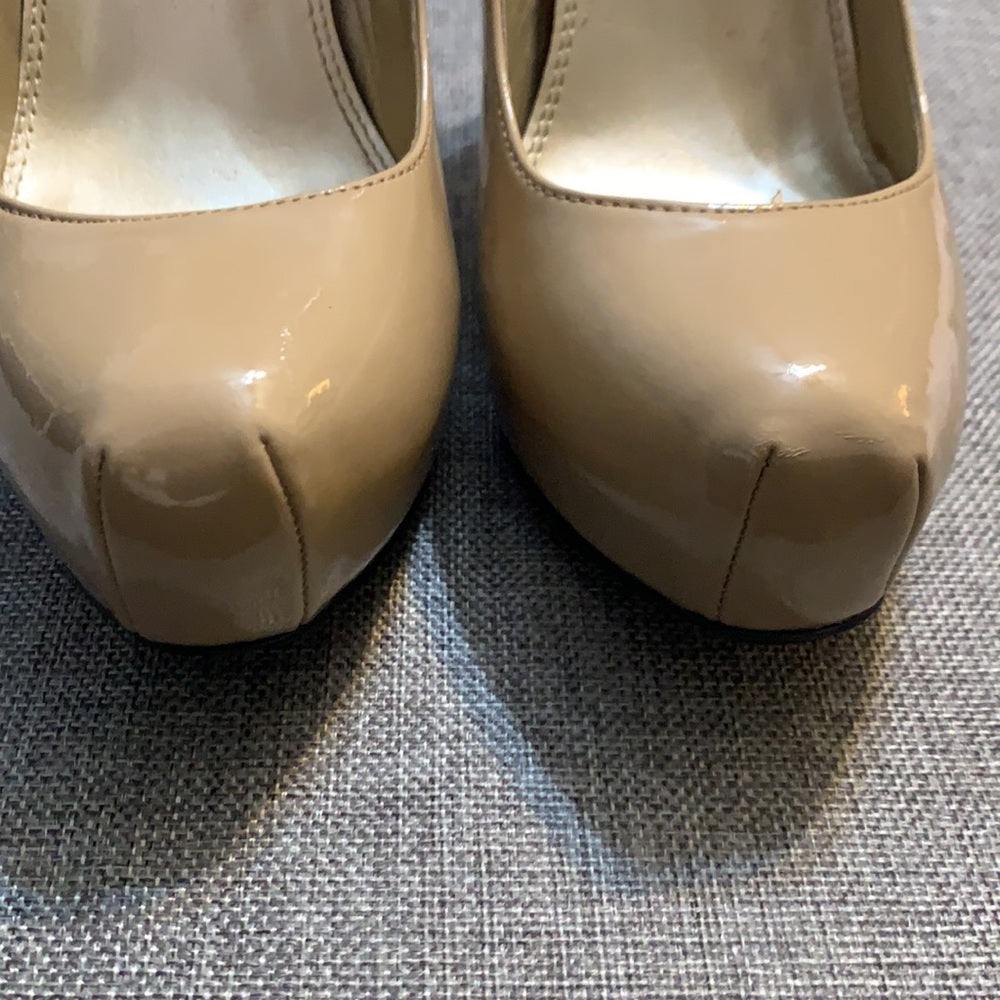 Size 9 Kardashian Kollection 4.75” heels