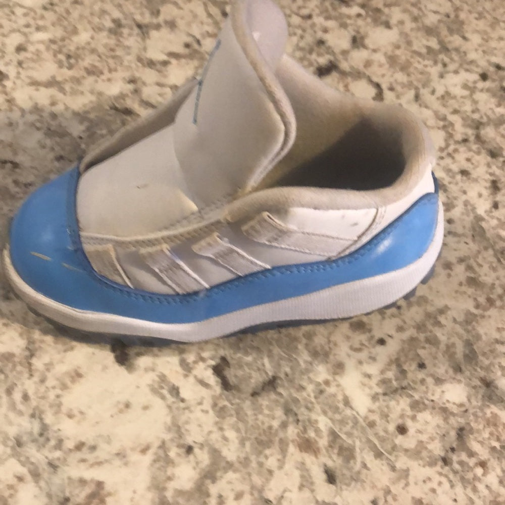 Jordan’s sz 9c blue and white sneakers