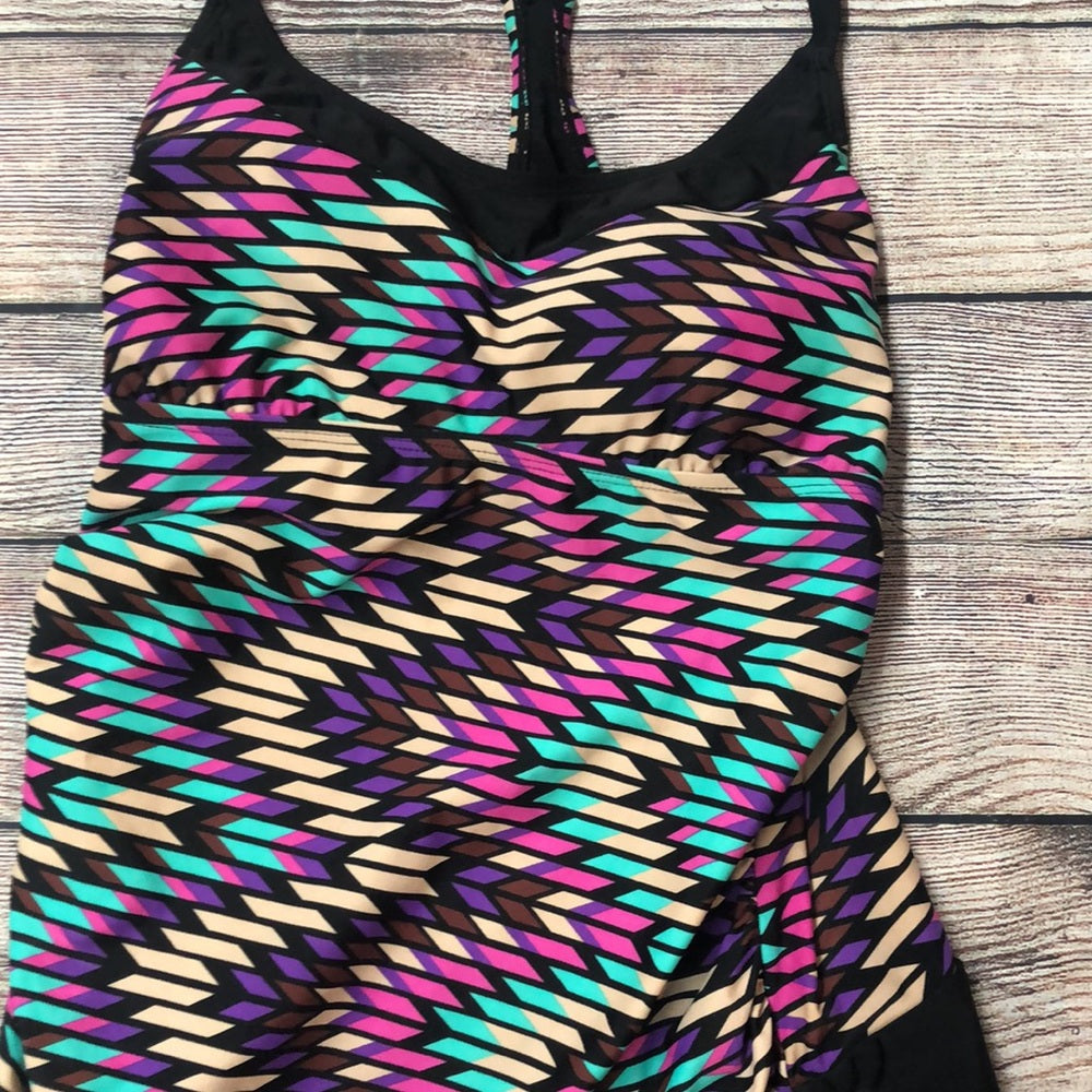 Liz Lange Maternity sz medium multicolor bathing suit