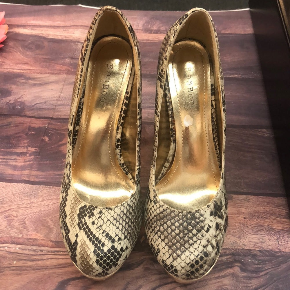 Bamboo sz 8.5 snakeskin women shoes