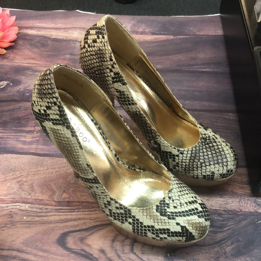 Bamboo sz 8.5 snakeskin women shoes