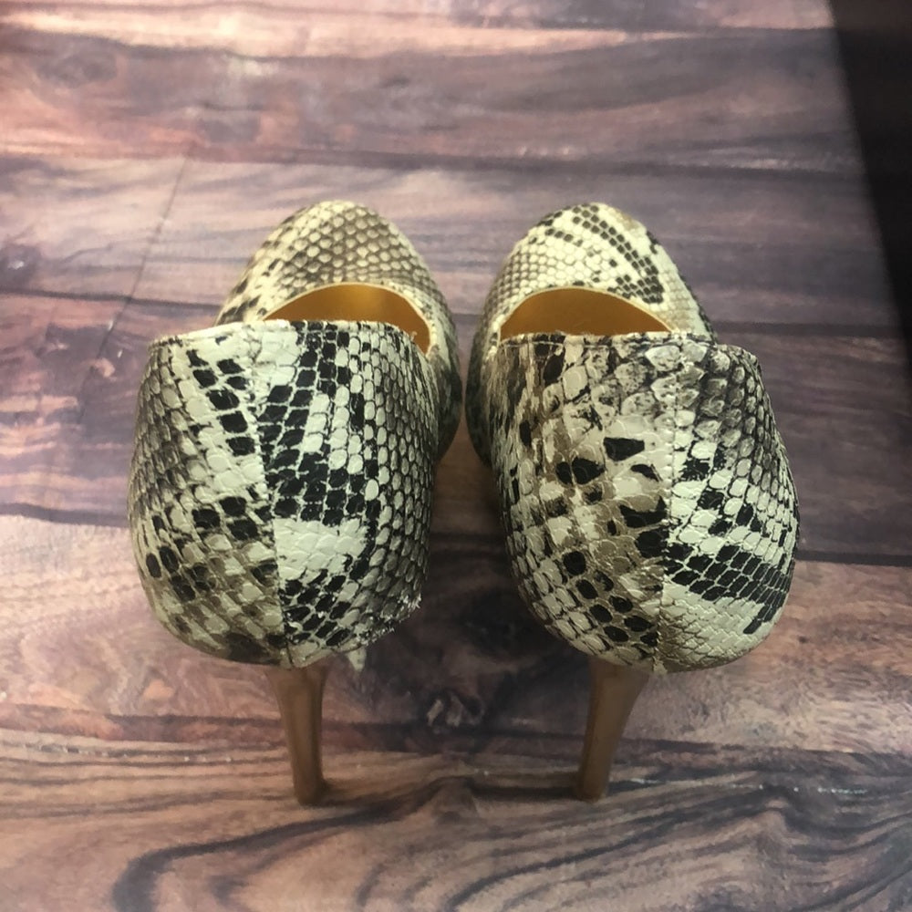 Bamboo sz 8.5 snakeskin women shoes