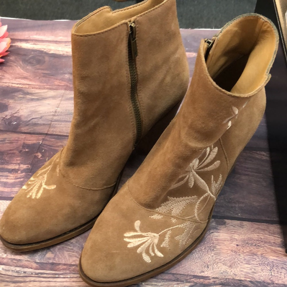 Lucky Brand sz 9.5 women tan shoes