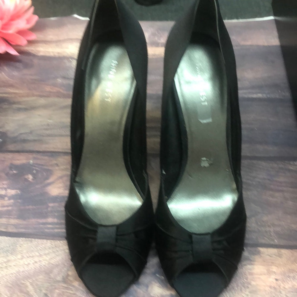 Nine West sz 10 women black shoes