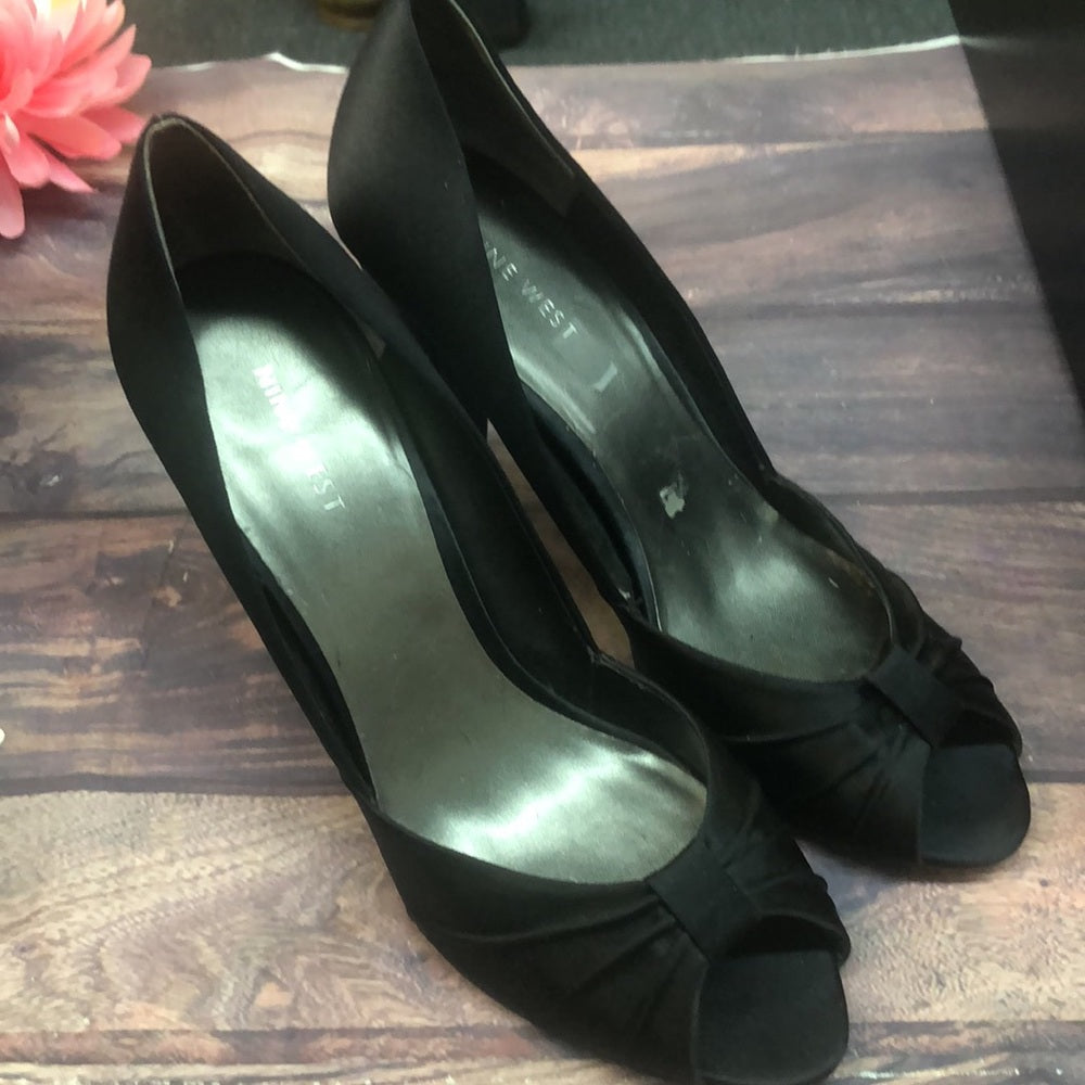 Nine West sz 10 women black shoes