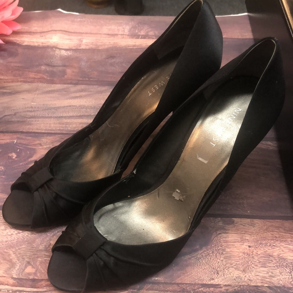 Nine West sz 10 women black shoes