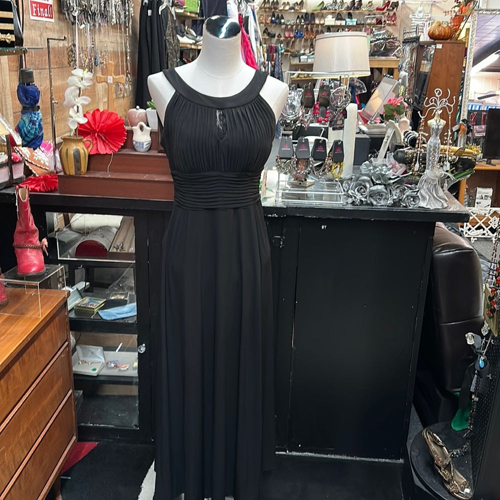 Sangria sz 10 long black formal dress