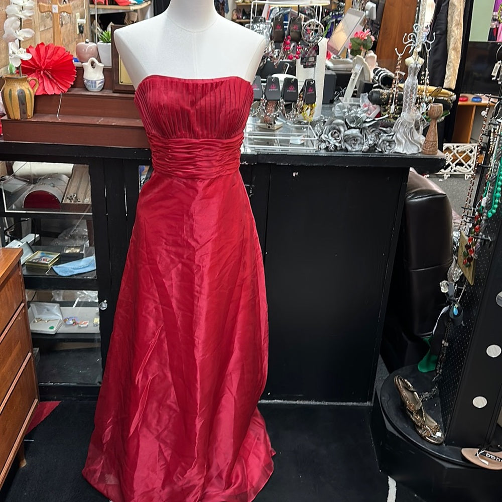 Mari Lee sz 9/10 long red formal dress