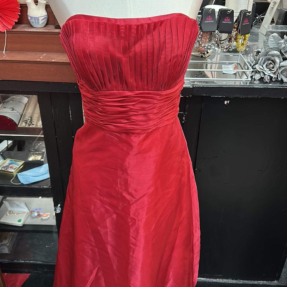 Mari Lee sz 9/10 long red formal dress